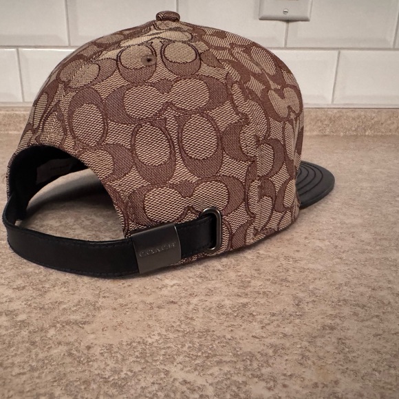 Coach Signature Pattern Tan and Black Men's Hat like new - Picture 2 of 6